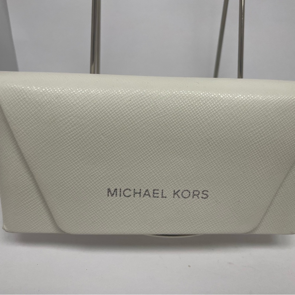 Michael Kors MK Cream White Eyeglass Sunglass Case Shell w/ Snap Closure Large